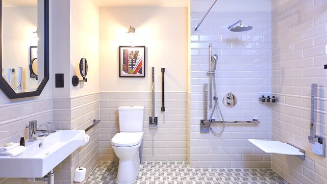 Accessible_bathroom