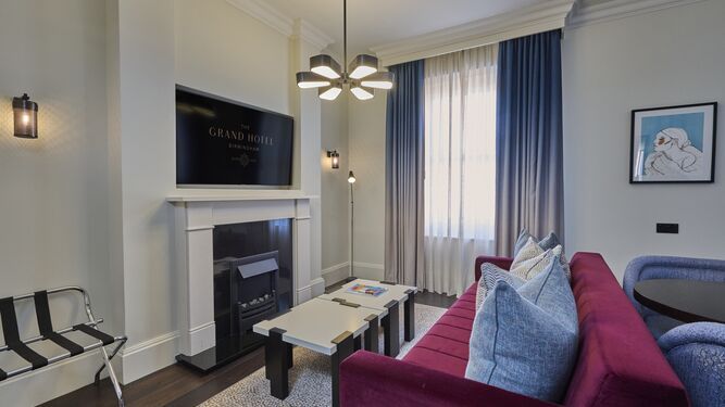 grand junior suite